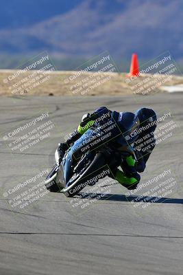 media/Jan-09-2022-SoCal Trackdays (Sun) [[2b1fec8404]]/Turns 9 and 8 (920am)/